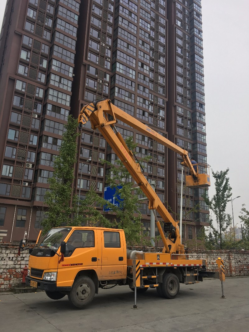 車載式高空作業(yè)平臺(tái)