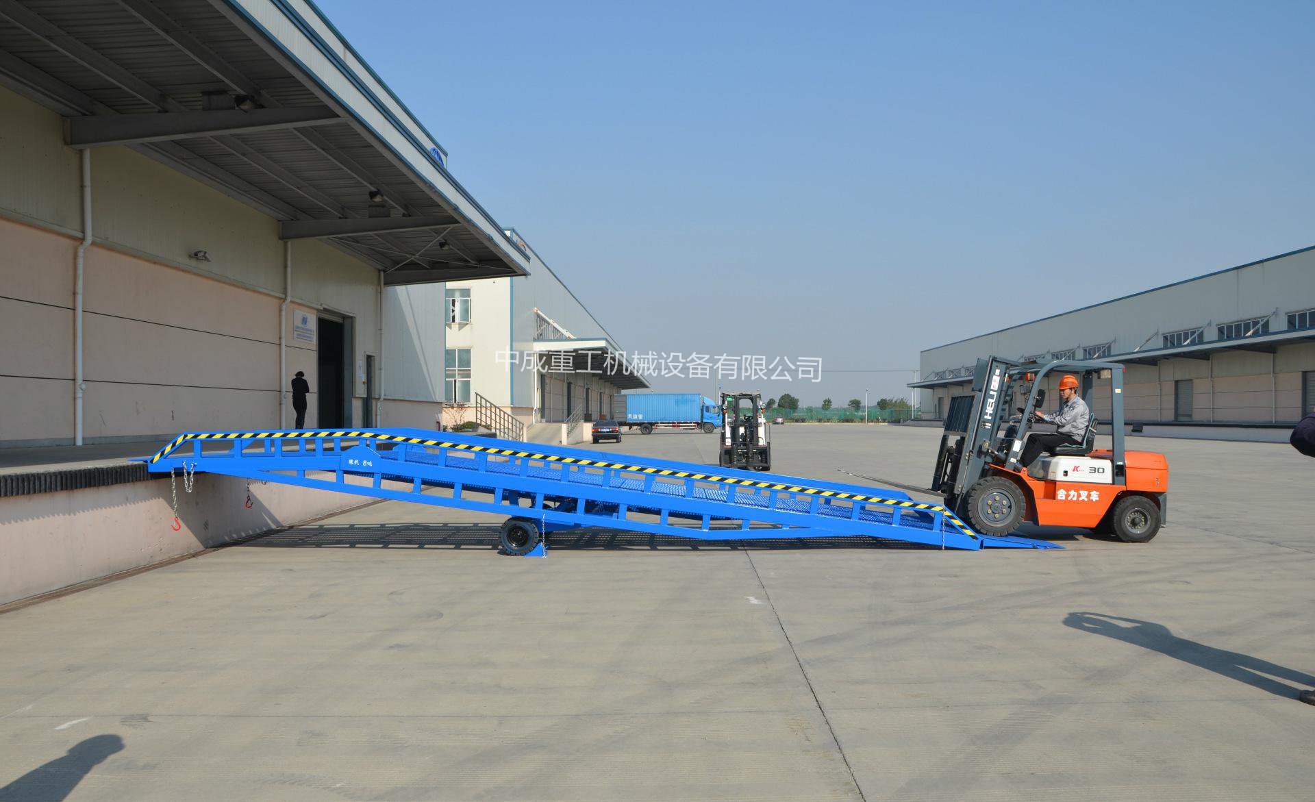 移動(dòng)式登車橋