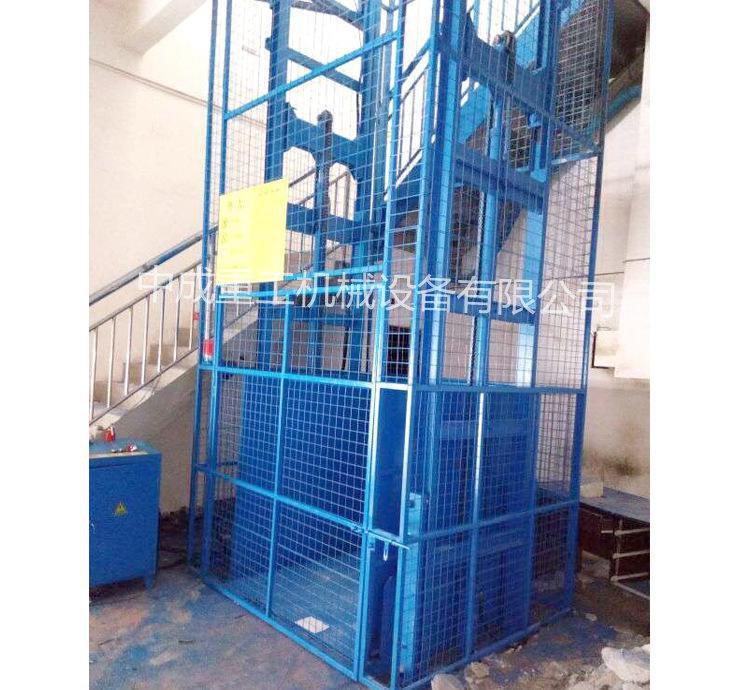 成都導軌式升降機