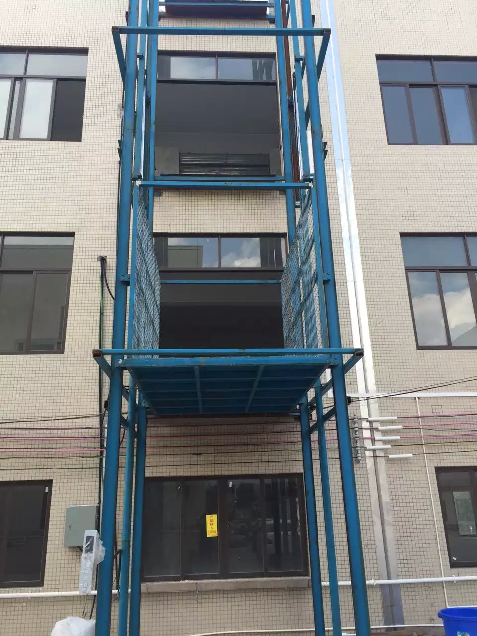 導(dǎo)軌式升降機(jī)定制